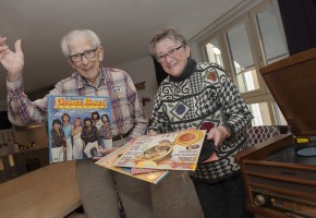 Cliënten Kievitsbloem leven zich uit op dansvloer