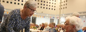 Zwolse ouderenbonden vieren vrijheid en geven leden het…
